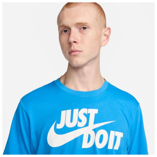 Nike Ανδρική κοντομάνικη μπλούζα Sportswear Just Do It Swoosh Nike Ανδρική κοντομάνικη μπλούζα Sportswear Just Do It Swoosh